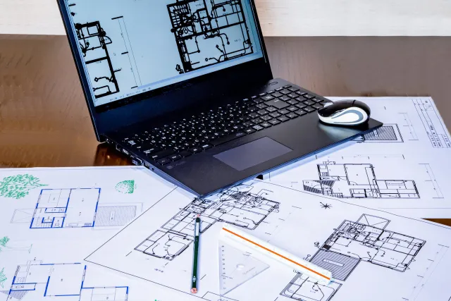 建設現場で「工事監理」をします