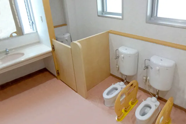 N保育園・トイレを改装 清潔で清掃しやすく保育士さんが様子を見やすくなりました